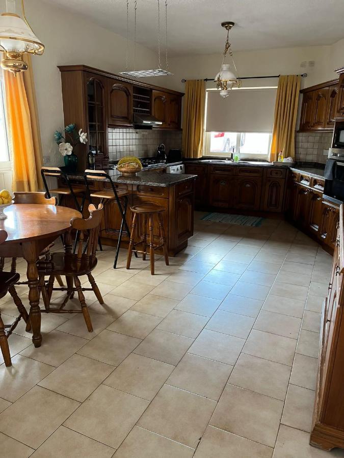 Groundfloor Apartment By The Sea, Fabulous Views St. Paul's Bay Luaran gambar